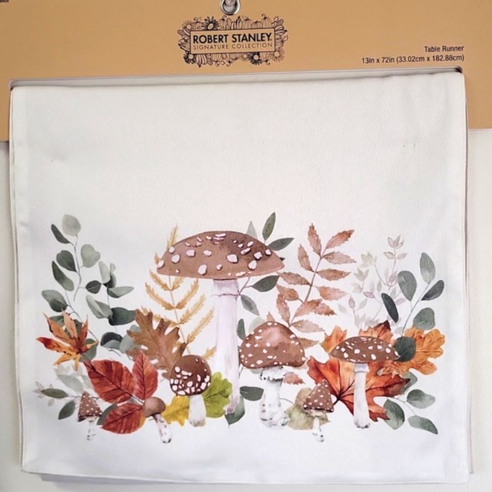 TABLE RUNNER Robert Stanley Botanicals & Mushrooms